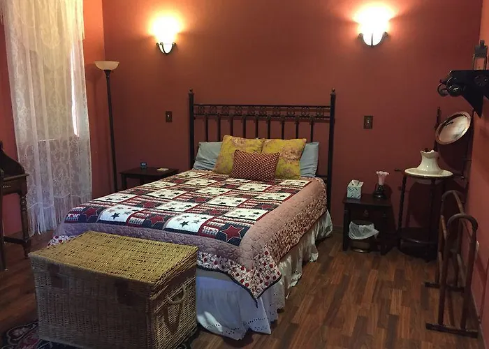 Virgil\'S Corner B & B